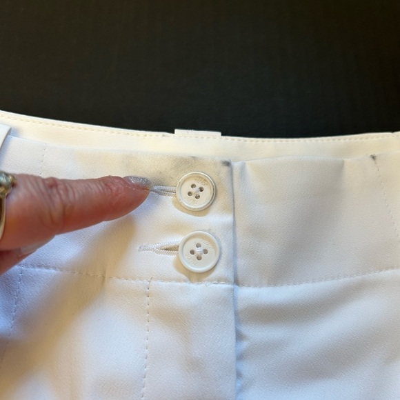 Nike Golf all white skirt skort w/front pockets w/zip & button closure. Sz-8 R12 - Picture 10 of 14